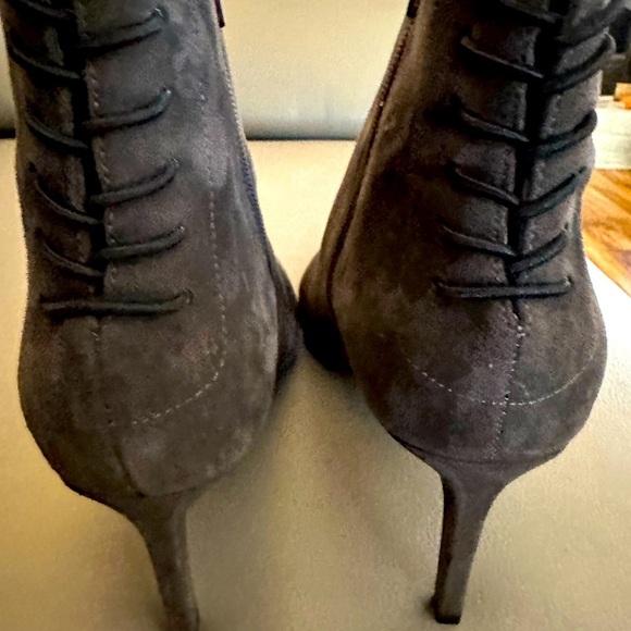 Kendall and Kylie Liza Suede Lace-Up Boots - Dark Grey - Size 9M - Like NWOB - Picture 5 of 7